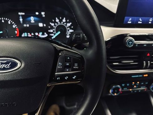 Used 2022 Ford Escape SE w/ SE Sport Appearance Package image 26