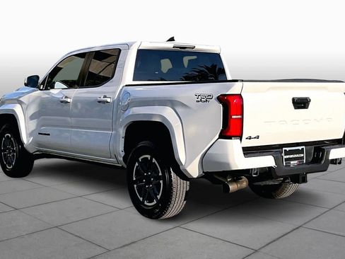 Used 2025 Toyota Tacoma TRD Sport image 11