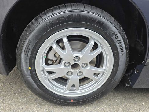 Used 2011 Toyota Prius Four FWD image 4