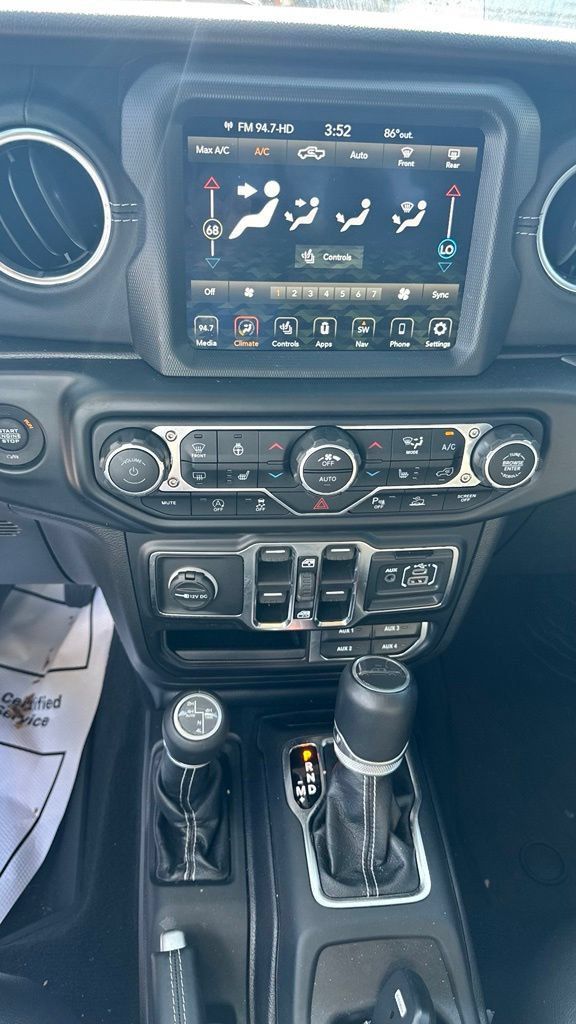 Used 2021 Jeep Gladiator Overland w/ Popular Equipment Package AWD/4WD image 20