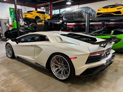 Used 2017 Lamborghini Aventador S AWD/4WD image 16