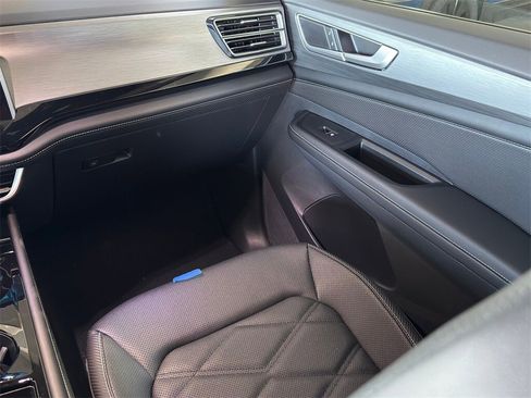 New 2026 Volkswagen Atlas Cross Sport SE image 27