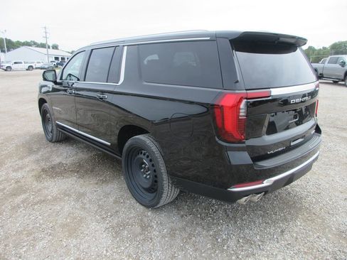 New 2026 GMC Yukon XL Denali w/ Denali Reserve Package AWD/4WD image 6