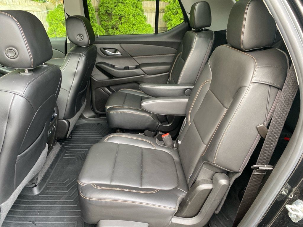 Used 2019 Chevrolet Traverse LT w/ LT Premium Package AWD/4WD image 21