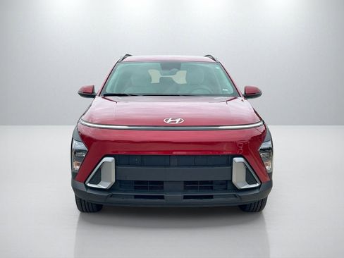 Used 2025 Hyundai Kona SEL image 2