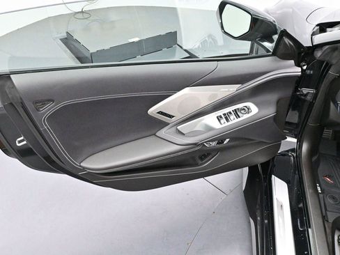 Used 2025 Chevrolet Corvette Z06 RWD image 9