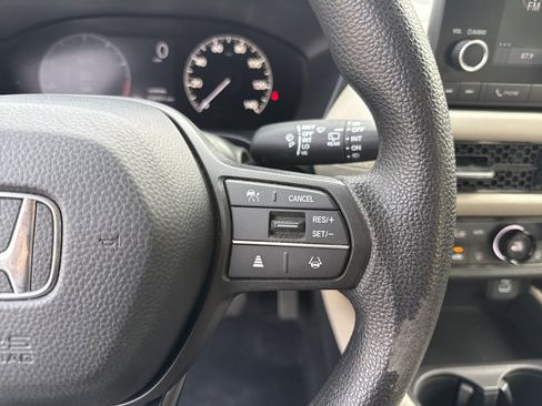 Used 2024 Honda HR-V LX image 16