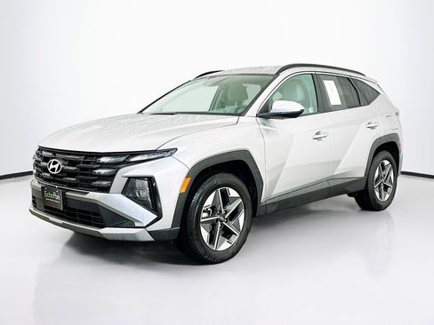 Used 2025 Hyundai Tucson SEL AWD/4WD image 3