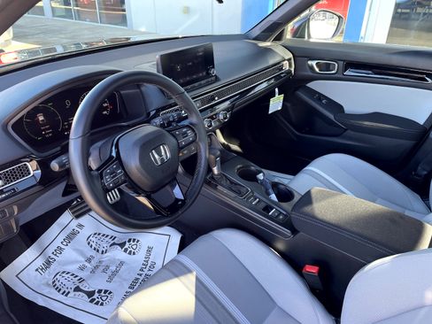 Used 2025 Honda Civic Sport image 11