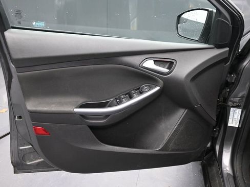 Used 2014 Ford Focus Titanium FWD image 15
