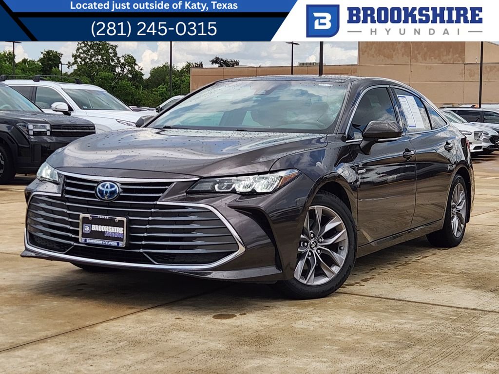 Used 2020 Toyota Avalon XLE w/ Moonroof Package FWD image 1