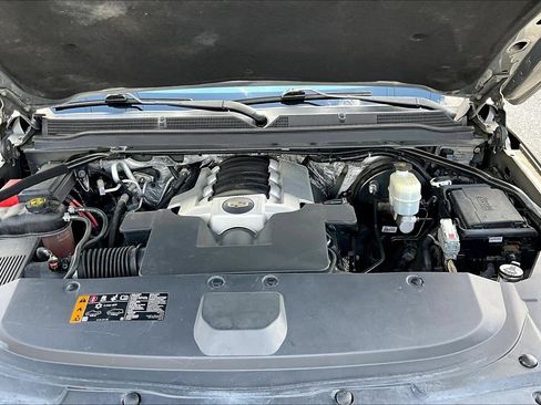 Used 2018 Cadillac Escalade 2WD image 32