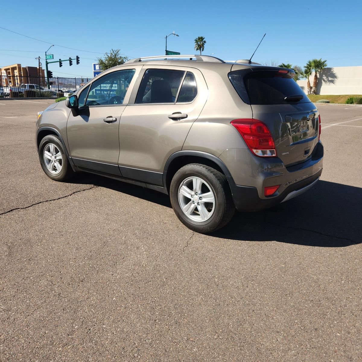 Used 2021 Chevrolet Trax LT w/ LT Convenience Package FWD image 5
