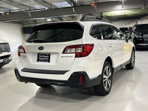 Used 2018 Subaru Outback 2.5i Limited AWD/4WD image 2