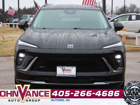 Used 2025 Buick Envision Sport Touring image 2