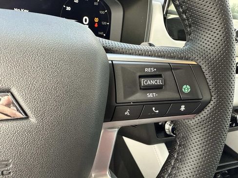 New 2026 Mitsubishi Outlander SE FWD image 32