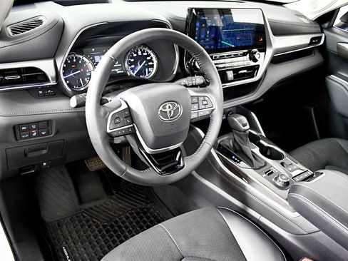 Used 2022 Toyota Highlander Platinum image 20