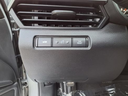 Used 2024 Nissan Altima 2.5 SV FWD image 14