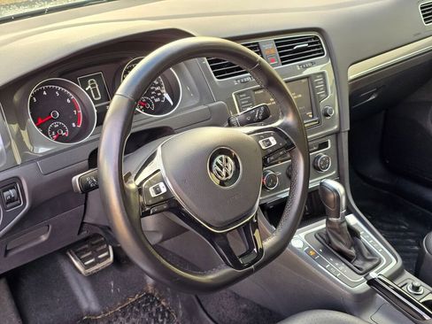 Used 2017 Volkswagen Golf Alltrack SE AWD/4WD image 12