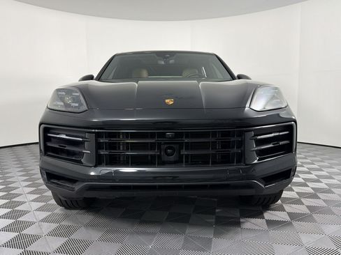 Certified 2025 Porsche Cayenne AWD/4WD image 6