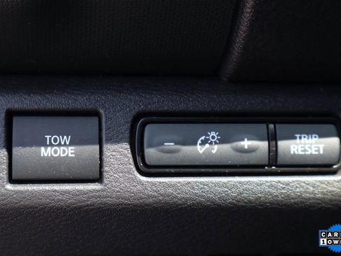 Used 2024 Nissan Frontier SL w/ Technology Package image 15