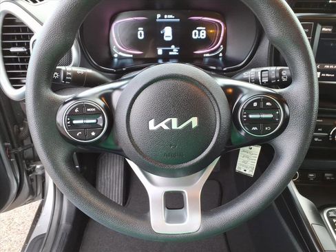 Used 2024 Kia Soul LX w/ Option Group 015 FWD image 21
