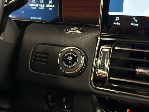 Used 2023 Lincoln Navigator Reserve AWD/4WD image 28