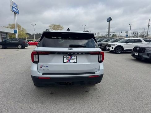 Used 2026 Ford Explorer Active image 4