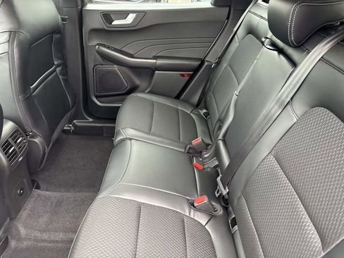 New 2026 Ford Escape SE image 18