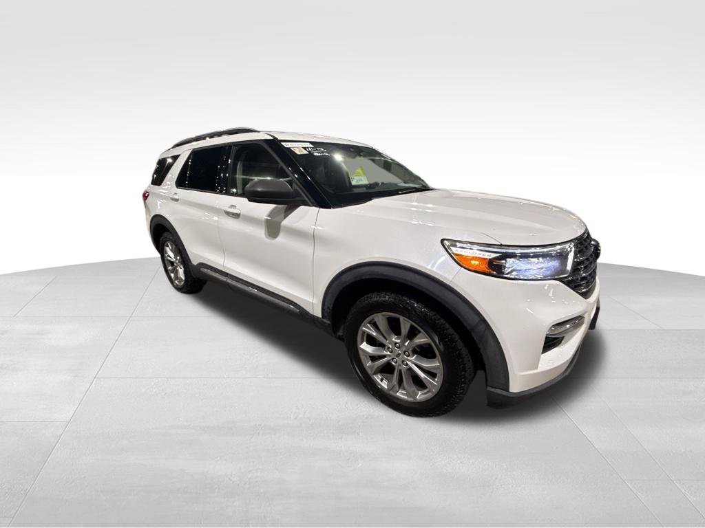 Used 2020 Ford Explorer XLT w/ Equipment Group 202A AWD/4WD image 9
