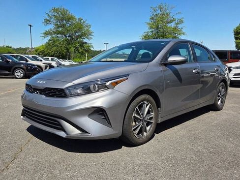 Used 2024 Kia Forte LXS w/ LXS Technology Package FWD image 6