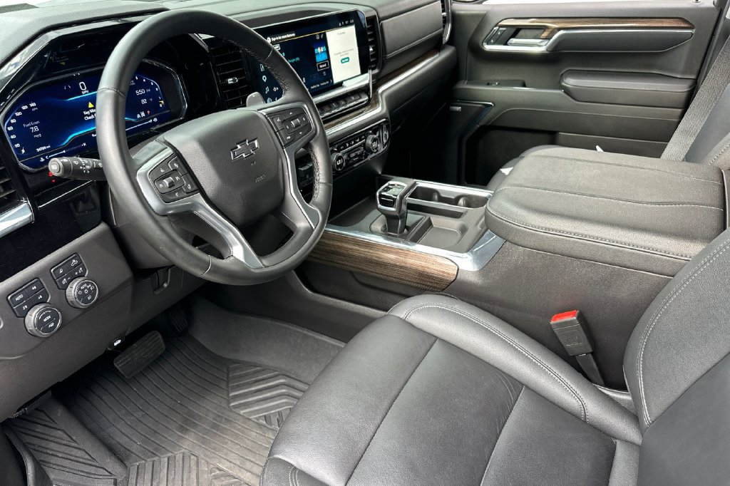 Used 2025 Chevrolet Silverado 1500 LT Trail Boss w/ LT Trail Boss Premium Package AWD/4WD image 10