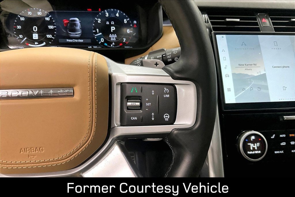 Used 2025 Land Rover Discovery Metropolitan Edition AWD/4WD image 13