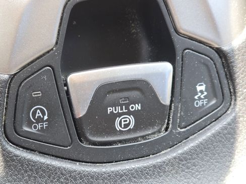 Used 2020 Jeep Compass Latitude w/ Cold Weather Group AWD/4WD image 8