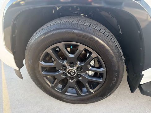 Certified 2024 Toyota Sequoia Platinum AWD/4WD image 32