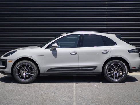 Certified 2025 Porsche Macan Turbo image 2