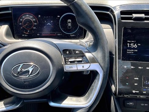 Used 2022 Hyundai Santa Cruz Limited AWD/4WD image 16