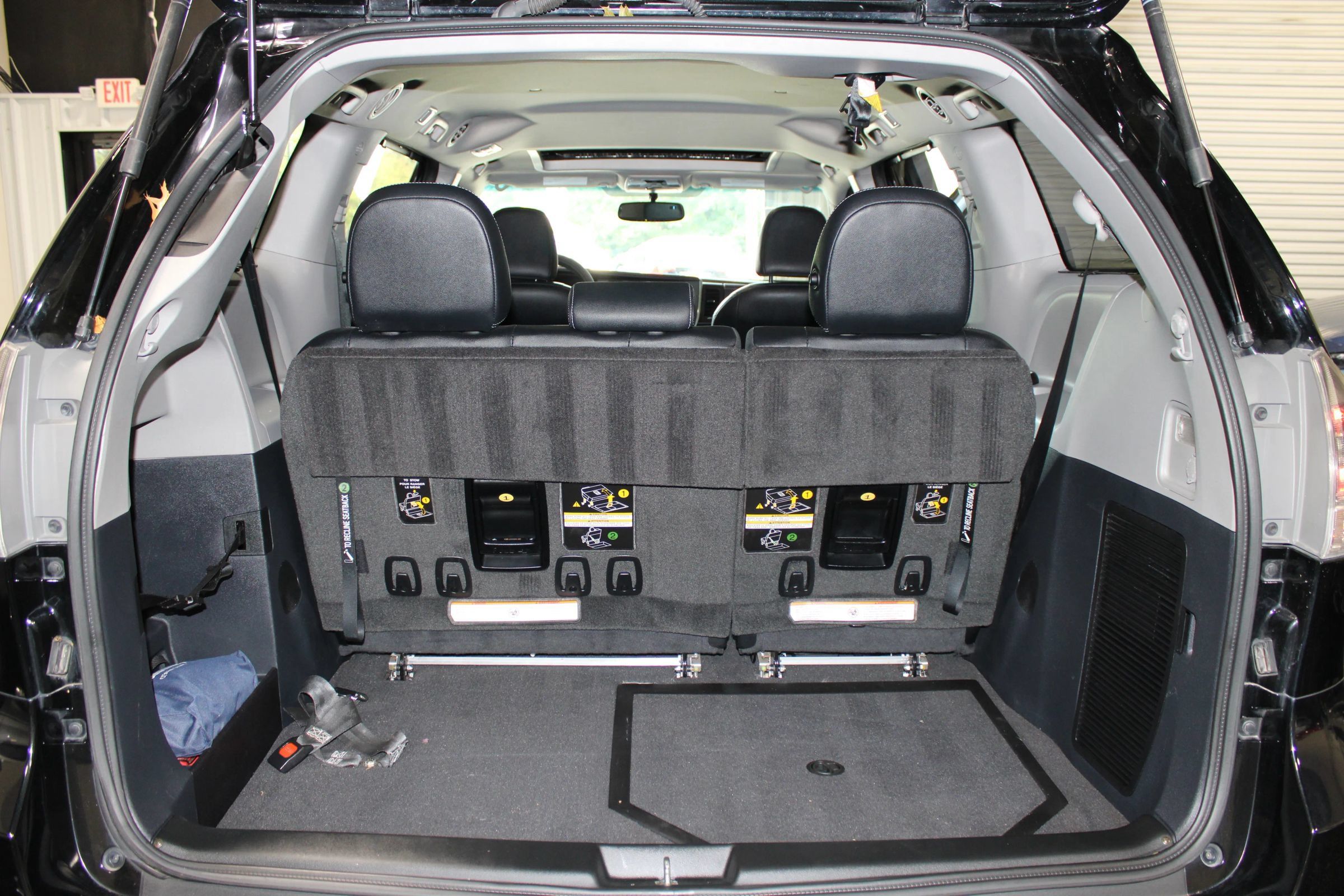 Used 2015 Toyota Sienna SE w/ SE Preferred Package FWD image 48