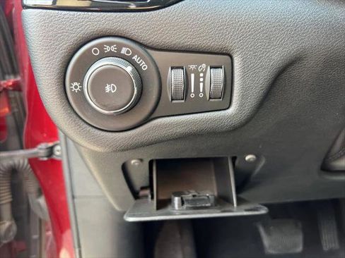 Certified 2020 Jeep Cherokee Latitude Plus w/ Cold Weather Group AWD/4WD image 11
