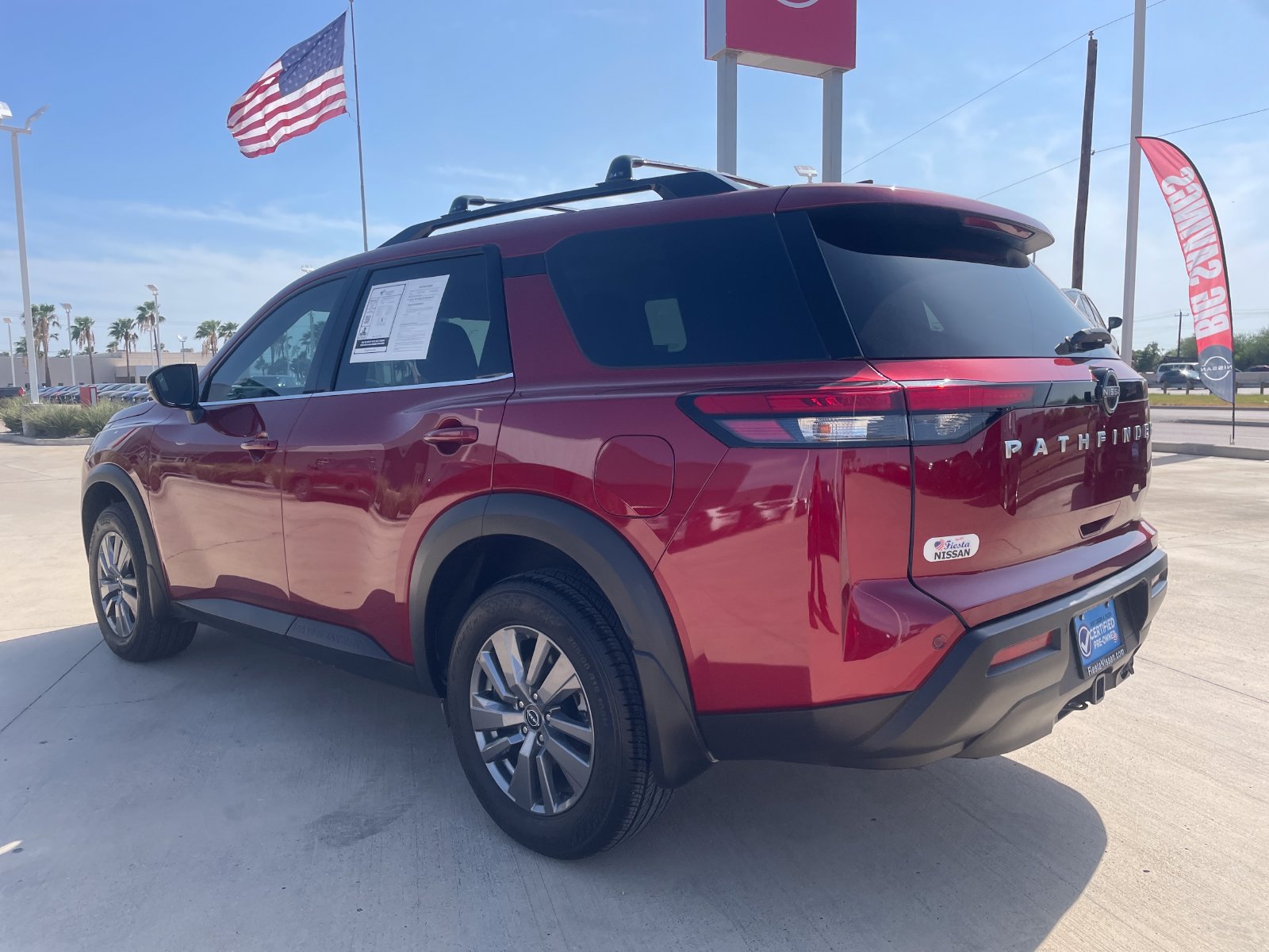 Used 2025 Nissan Pathfinder SV w/ SV Premium Package FWD image 3