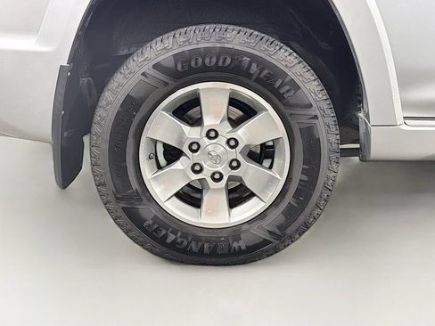 Used 2013 Toyota 4Runner SR5 AWD/4WD image 31