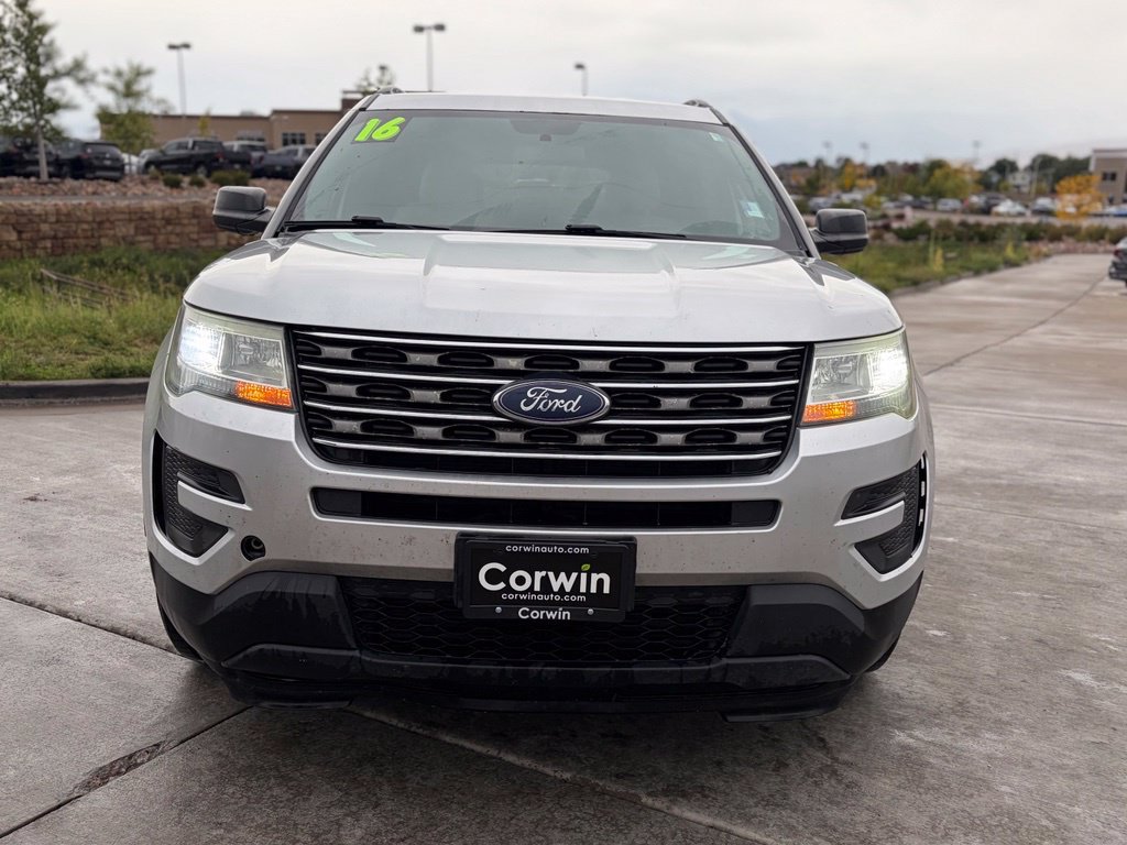 Used 2016 Ford Explorer 4WD image 2