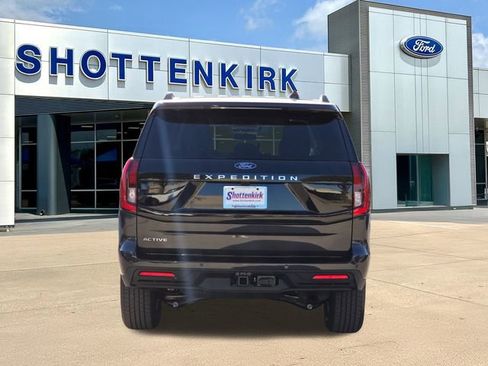 New 2025 Ford Expedition Active RWD image 7