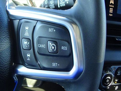 Certified 2025 Jeep Wrangler Sahara w/ Safety Group image 18