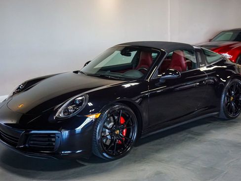 Used 2019 Porsche 911 Targa 4S image 10