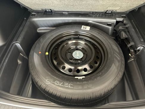 Used 2025 Jeep Grand Cherokee Altitude w/ Trailer Tow Package AWD/4WD image 16