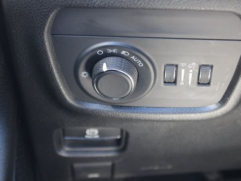 Used 2023 Jeep Grand Cherokee Altitude image 16