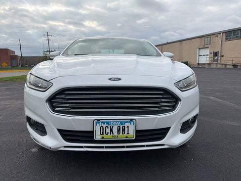 Used 2016 Ford Fusion SE image 2
