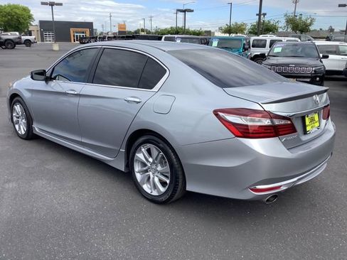 Used 2017 Honda Accord Sport image 20