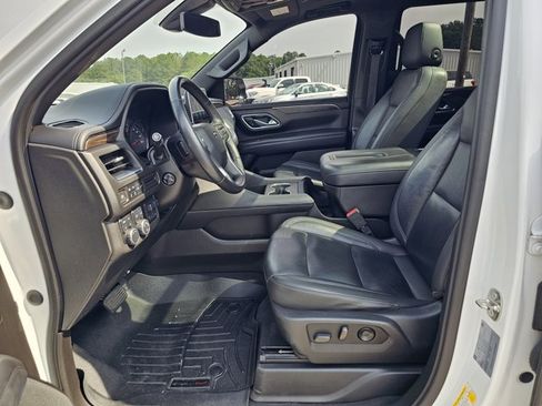 Used 2021 Chevrolet Tahoe Z71 w/ Luxury Package AWD/4WD image 17
